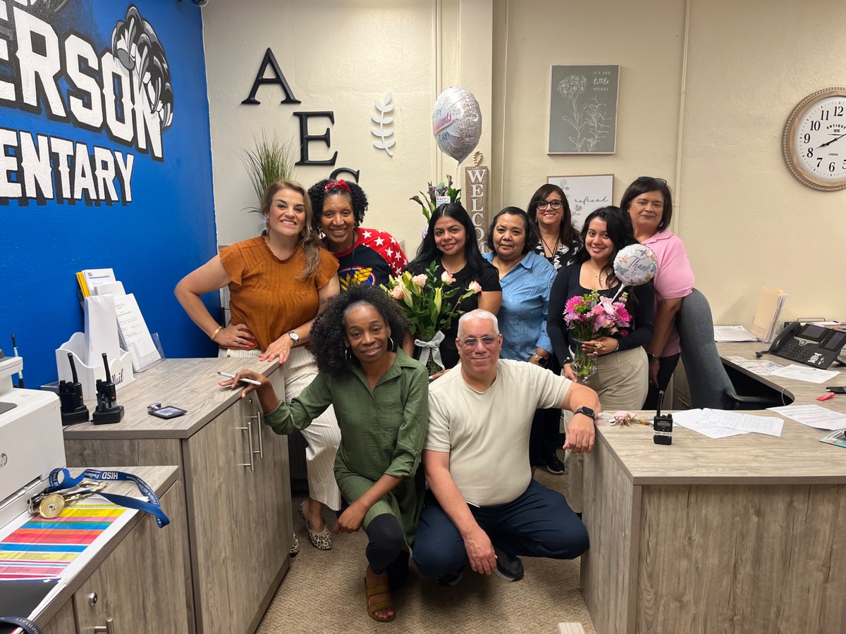 Appreciating our administrative assistants <a href="/andersonpanthe1/">andersonpanthers_HISD</a> <a href="/HoustonISD/">Houston ISD</a>