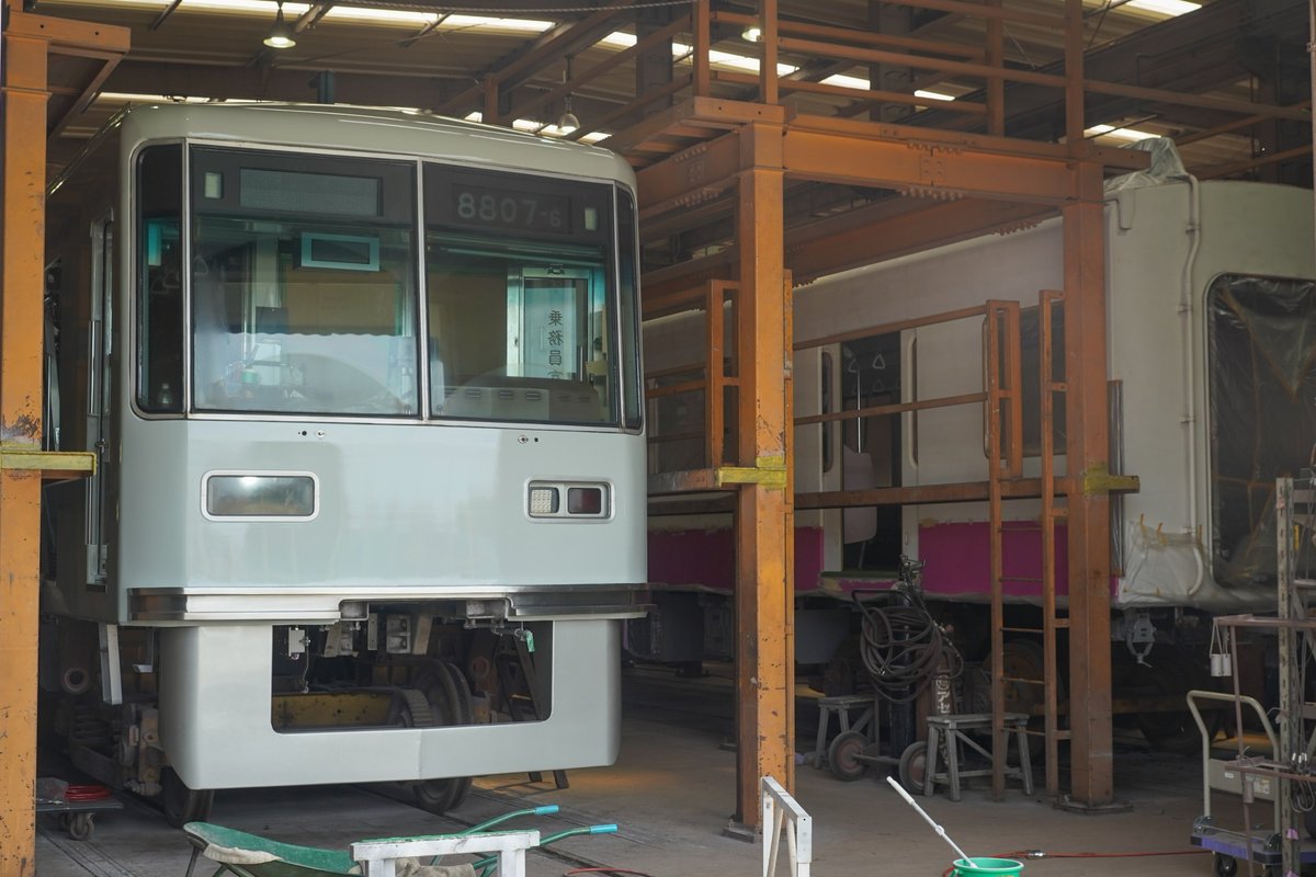 鉄道マニア必見！ レア物　新京成鉄道用ワイヤー 1982年製 くぬぎ山工場に入場中の8800形8807Fですが、8807-6号車の車体が京成の