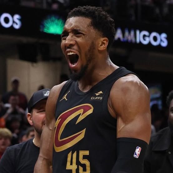 Culturehwood's tweet image. Fun fact - Donovan Mitchell is the ONLY player in NBA history to lead a team to the first seed while being their top scorer in both conferences.
He's made the playoffs every season since coming into the league 8 years ago and currently sits in the TOP 10 ALL-TIME for playoff PPG…