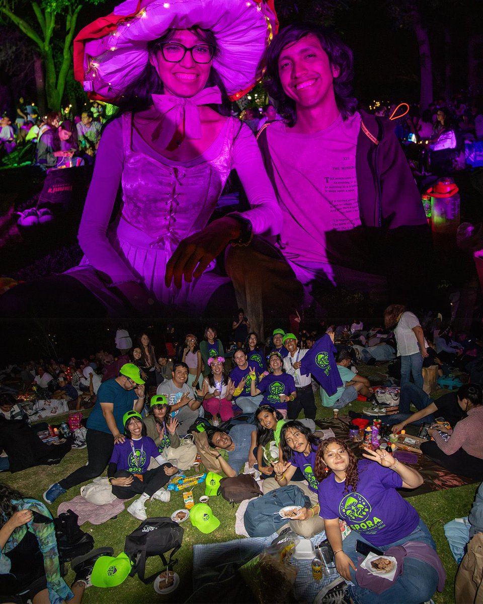 ClaraBrugadaM's tweet image. ¡El #PicnicNocturno que se llevó a cabo durante el @BosqueFest Spora fue un rotundo éxito!
Familias, amigas y amigos se reunieron bajo las estrellas para disfrutar de la naturaleza, la música y el arte en el @BosqueDeChapultepec. 
Así celebramos la vida y el cuidado del planeta:…