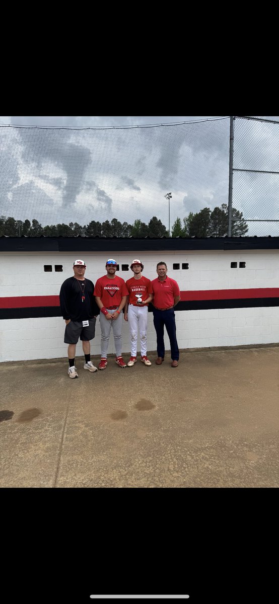 Week 7’s Players of the Week (Hot Springs, Lakeside, Searcy) 

Gaige Clinton and Drew Reece

Gaige pitched 5 innings allowing 3 hits while striking out 9 to pick up the win against Searcy!

Drew was 5 for 8 with two HRs, a double, and 7 RBIs!