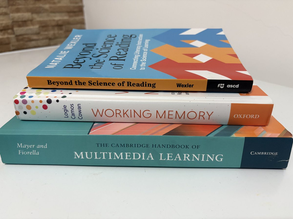 A propósito del día del libro, este mes pude adquirir estos. Nada como leer en papel.