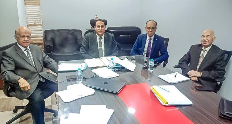 لاتتوقعوا خيرا او عدالة فكل من انتماؤه للاحمر فاسد