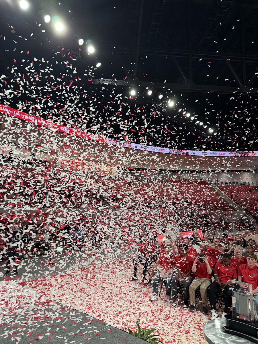 At the special celebration for our men’s basketball team! ⁦<a href="/UHCougarMBK/">Houston Men's Hoops 🏀 🐾</a>⁩