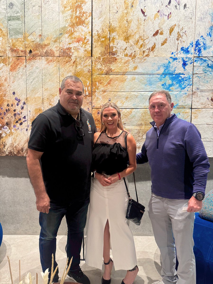 Fue un honor compartir esta tarde junto a dos leyendas del fútbol <a href="/JoseLChilavert_/">José Luis FelixChilavert Gonzalez</a>  y <a href="/dtAlex_Aguinaga/">Alex Aguinaga G 🐝</a>