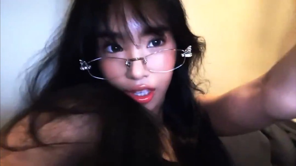 𝜗𝜚 tweet media