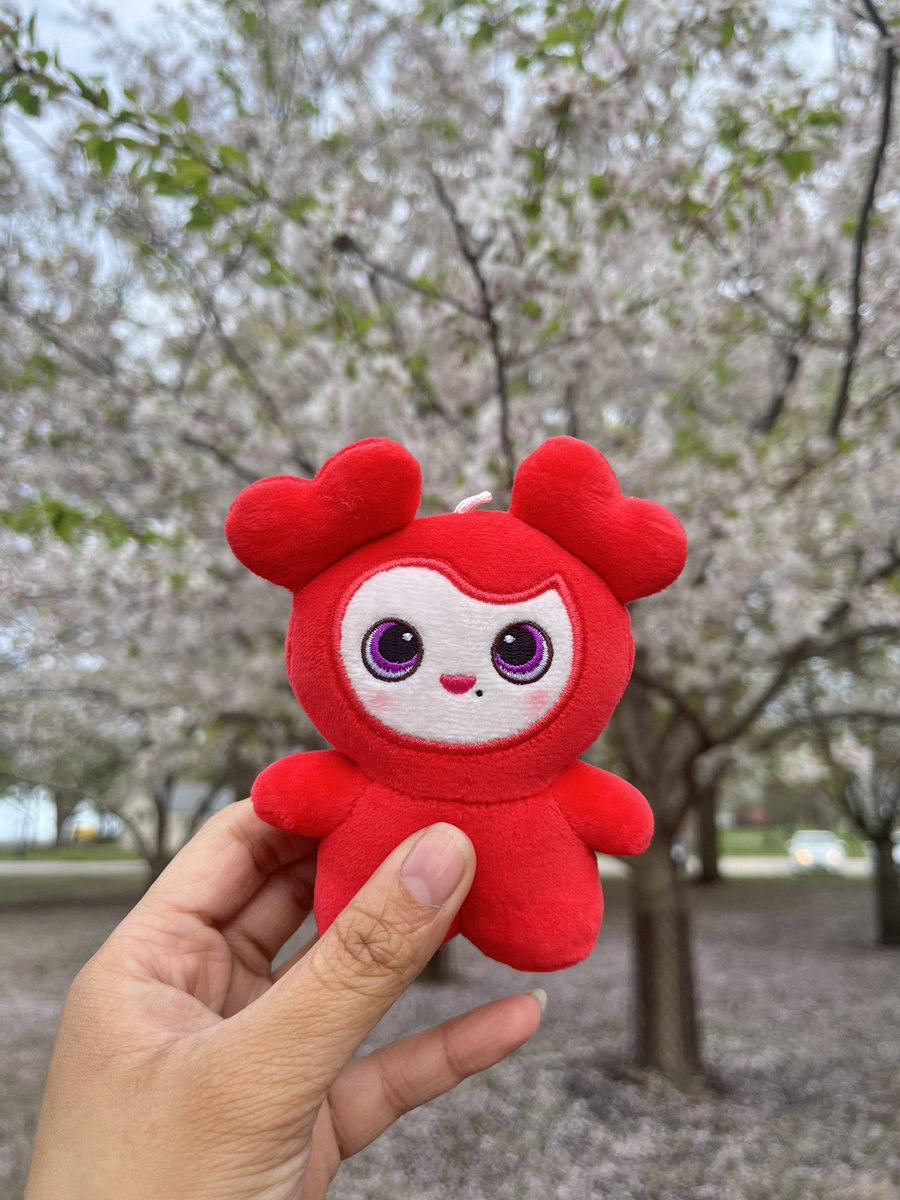 strawbrrymoa's tweet photo. happy birthday chaeyoung + happy belated earth day!! 🌎🌸❤️

#딸기처럼_챙콤달콤_귀여워 #happychaeyoungday #BerryVeryLikeCHAENG #CHAENGVELY https://t.co/hKsqnixsyO