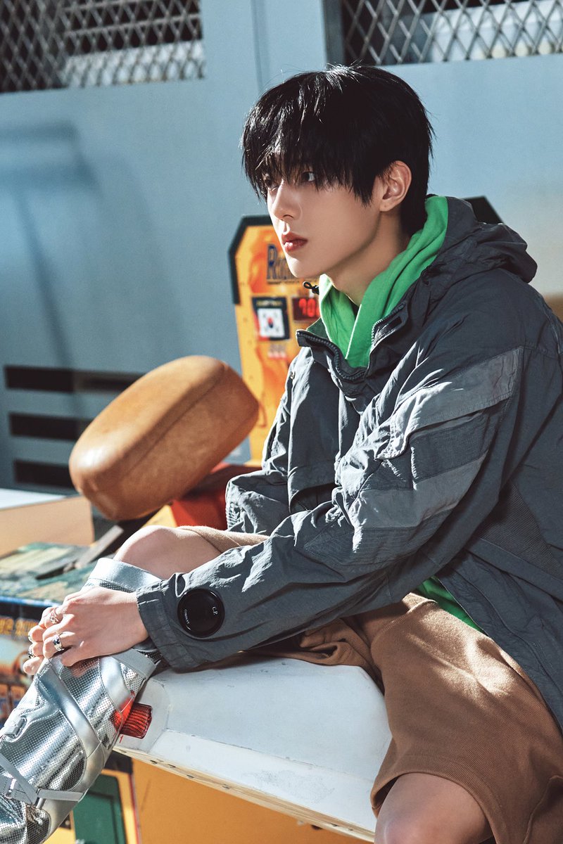 whib_official's tweet photo. [#WHIB_pic📸]

WHIB ‘BANG OUT’ MV BEHIND #1

#WHIB #휘브
#BANG_OUT #뱅아웃

#LEEJEONG #이정
#JAEHA #재하
#INHONG #인홍
#WONJUN #원준 https://t.co/FyasoTD6e1