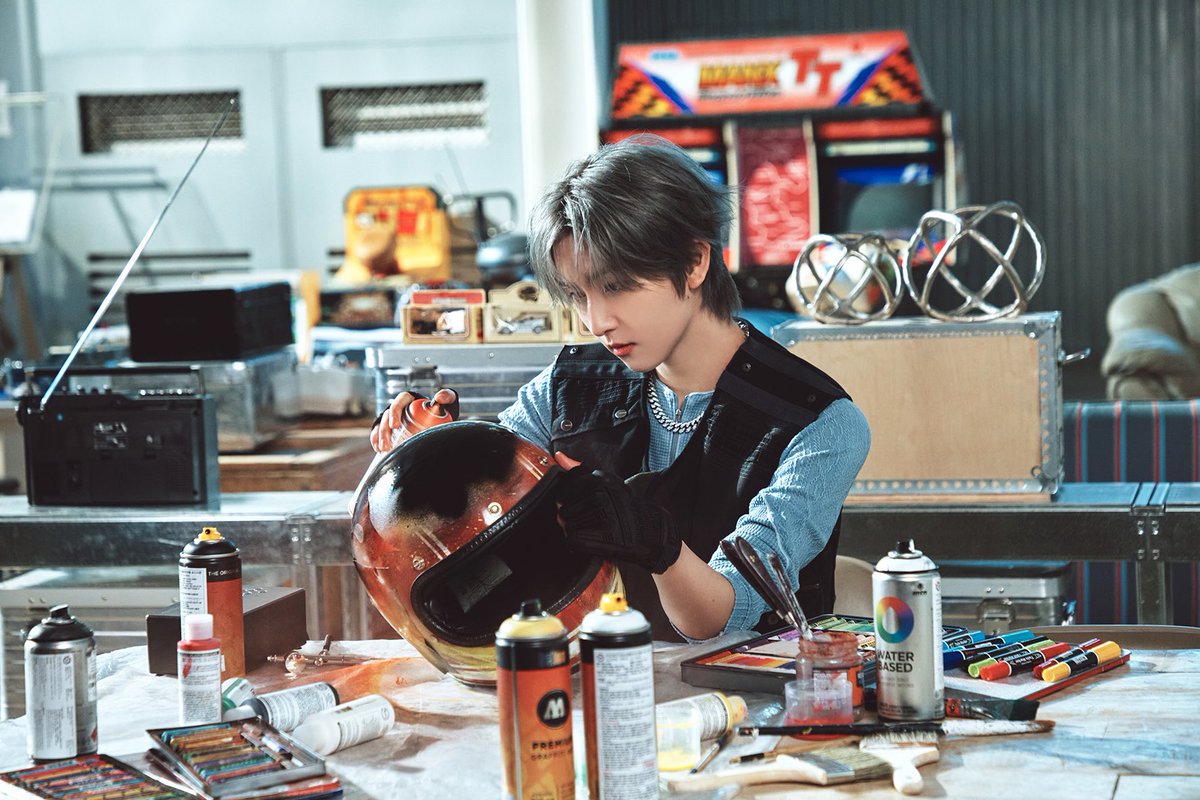 whib_official's tweet photo. [#WHIB_pic📸]

WHIB ‘BANG OUT’ MV BEHIND #1

#WHIB #휘브
#BANG_OUT #뱅아웃

#LEEJEONG #이정
#JAEHA #재하
#INHONG #인홍
#WONJUN #원준 https://t.co/FyasoTD6e1