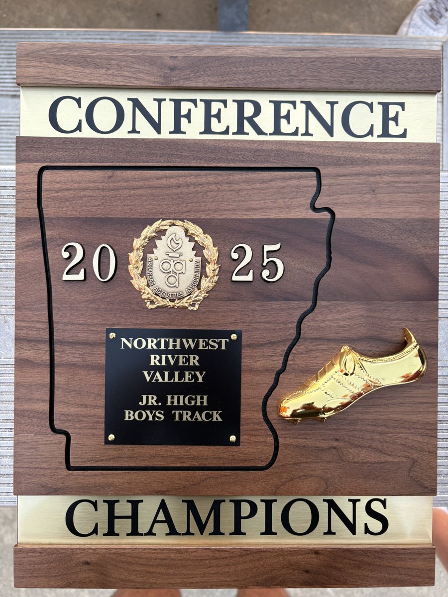 Sprint twice a week. Jump a lot. Lift weights with intent. Prioritize rest. And go get the first Jr. high conference championship ever in the new conference. #TPW #PantherNation #feedthecats <a href="/CoachJTAyers/">J.T. Ayers 🇺🇸</a> <a href="/TFConsortium/">Holler-Korfist TFC</a> <a href="/pntrack/">Tony Holler</a>