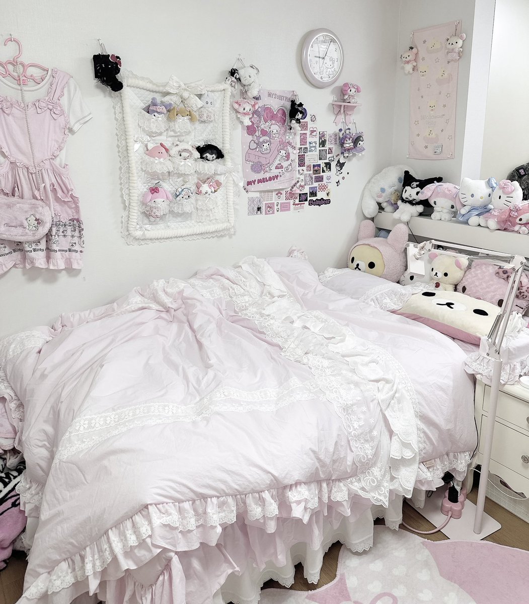 10vexx's tweet image. 룸투어(◍•ᴗ•◍)♡ ✧*。