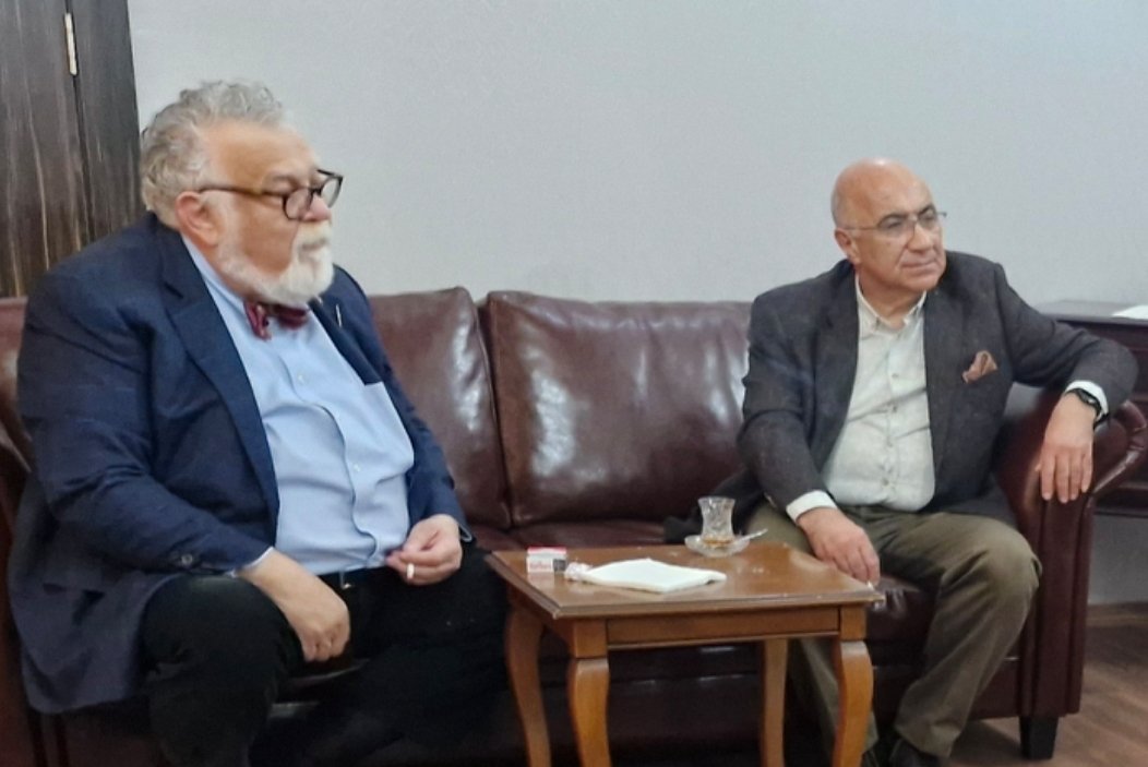 Sabaha kadar biliyorum ki doğru düzgün kimse uyuyamadı.. Şiddetli panik ataktan deprem fobisine ve hafif anksiyeteye kadar herkesin gündemi bugünkü deprem oldu.. Benim takip ettiğim ve bilimsel düşüncelerine güvendiğim iki kıymetli bilim insanı ve dost Prof. Dr. Naci Görür ve