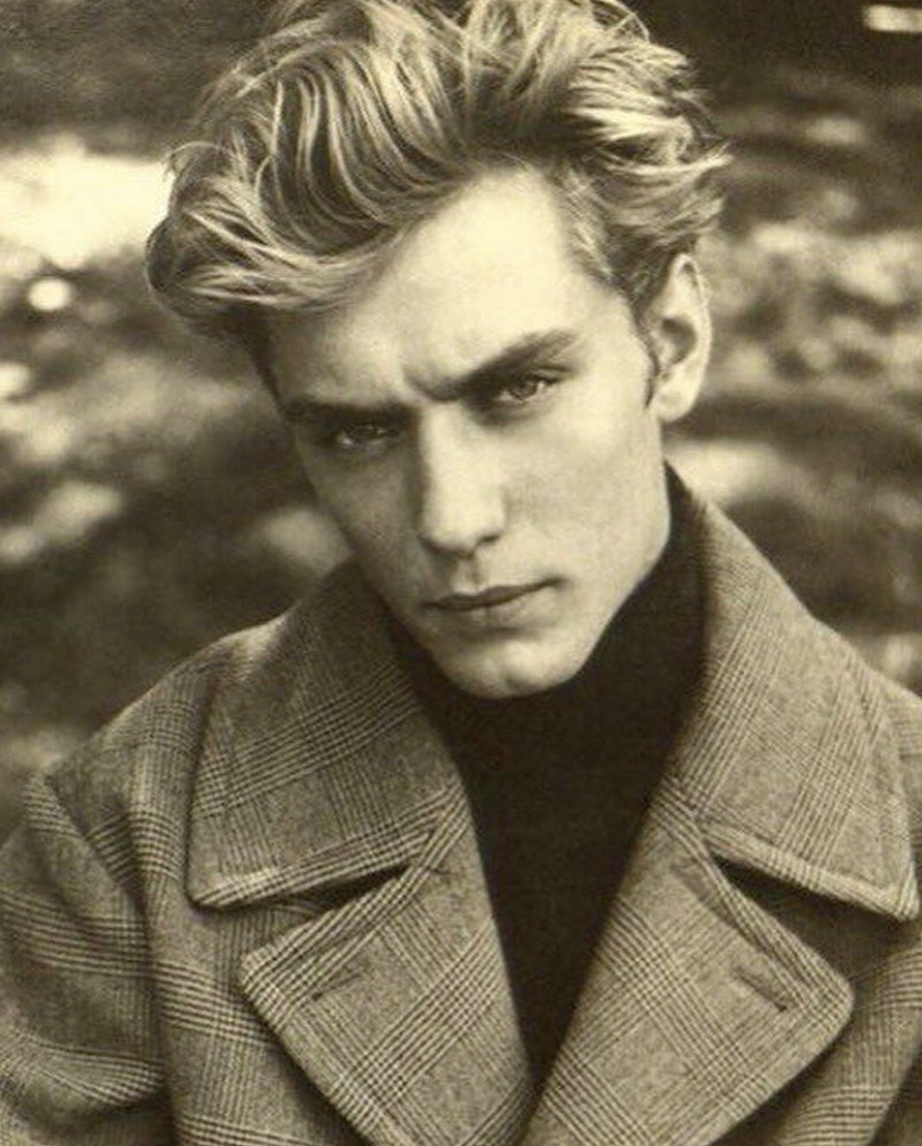 suddenxfear's tweet photo. jude law for vogue by walter chin, 1995 https://t.co/2tjeM5jLmR