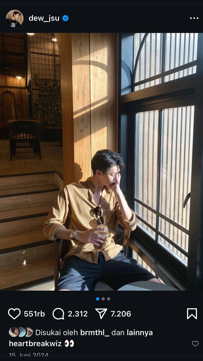 hujandibumiku's tweet photo. curiga banget kemeja ini dr Teeman special nya atau mungkin karena Teeman nya pernah muji “u look so beautiful in brown” 🤭

#Dewte https://t.co/Rf8bW8JAdz