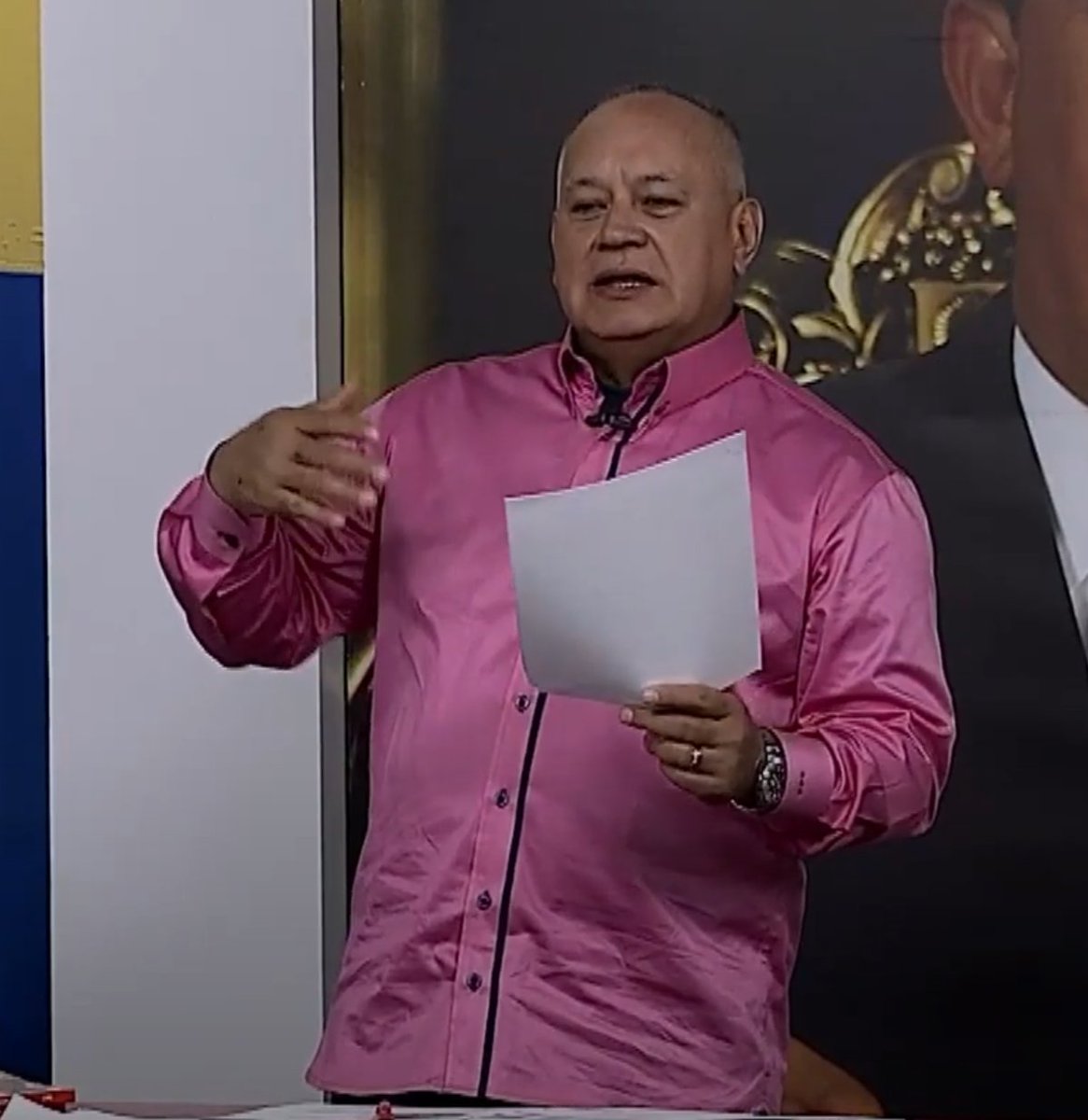 JPAFS's tweet photo. Tremendo Rolex Explorer 2 trae puesto el Diosdado Cabello esta noche. Que lindo el socialismo antiimperialista. https://t.co/W1rmU8FDlS