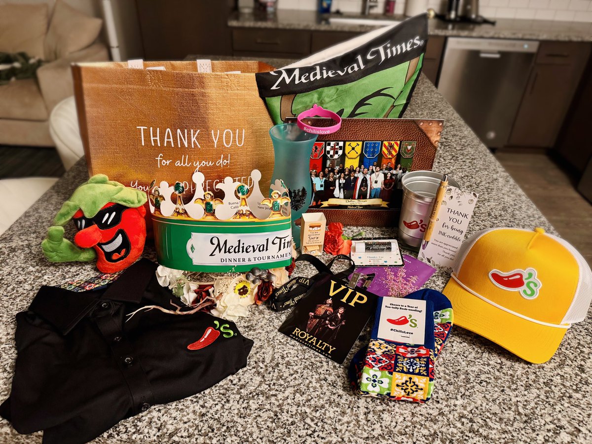 Haley Vaughn (@vivalahaleey) on Twitter photo Team #WHERREA really knows how to have an outing in style!! <a href="/wherry_lisa/">Lisa Wherry</a> made sure we all felt special tonight! #ChilisLove stems from great leaders! ❤️🌶️⚔️🐴 Team #WHERREA really knows how to have an outing in style!! <a href="/wherry_lisa/">Lisa Wherry</a> made sure we all felt special tonight! #ChilisLove stems from great leaders! ❤️🌶️⚔️🐴