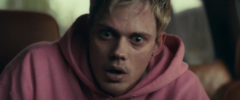 Посмотрел полулевацкий триллер «Западня» про то, как косящий под Пита Дэвидсона Билл Скарсгард на парковке залезает в крутую тачку и попадает в хитрую ловушку Энтони Хопкинса; 95% экранного времени проходит в тачке с Биллом, и это не то чтобы неинтересно, но повторять не хочется.