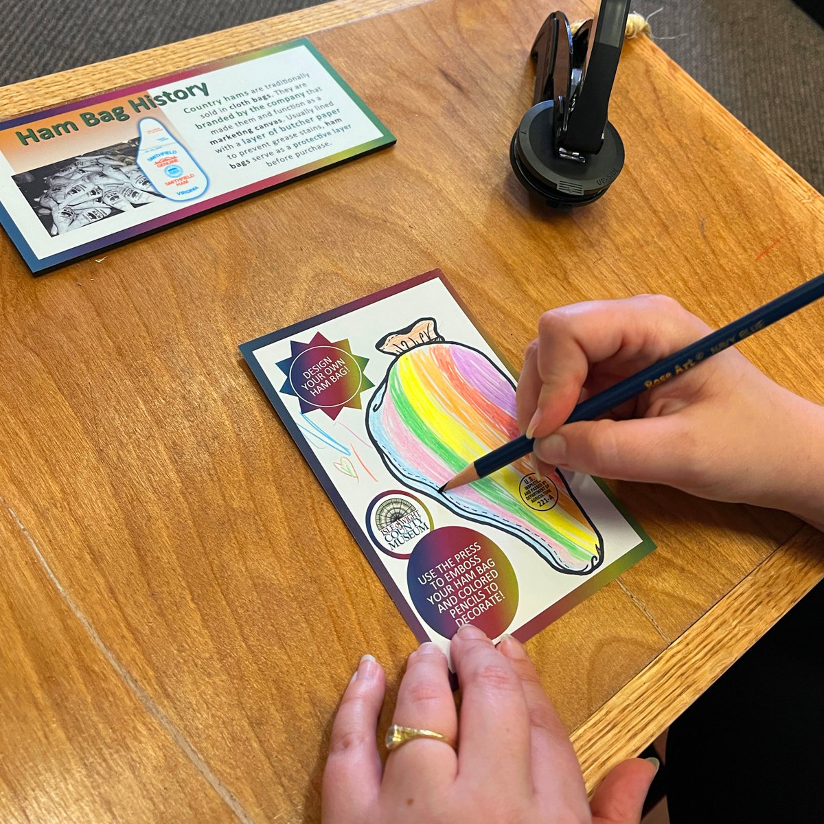 Worldsoldestham's tweet photo. Design your own ham bag in one of the museum's hands-on exhibits! #virginiaham #handson #art https://t.co/WF3JHnhu5W