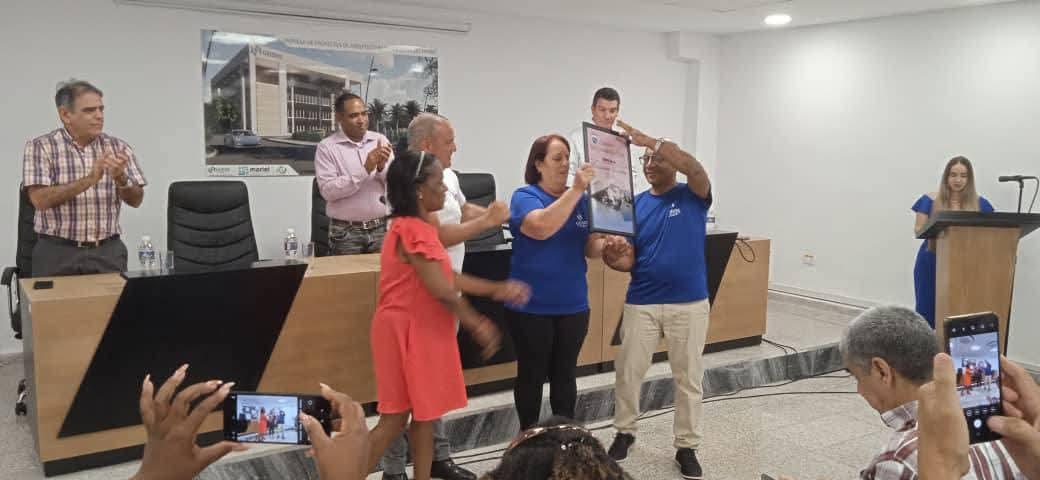 Participamos con los cuadros de la CTC Especial #ZEDM en la   entrega hoy la condición de Colectivo Vanguardia Nacional por los resultados del 2024 a EMPAI  ❤️🇨🇺❤️🇨🇺❤️🇨🇺❤️🇨🇺
#CubaVencerá 
#ArtemisaJuntosSomosMás 
#Mariel