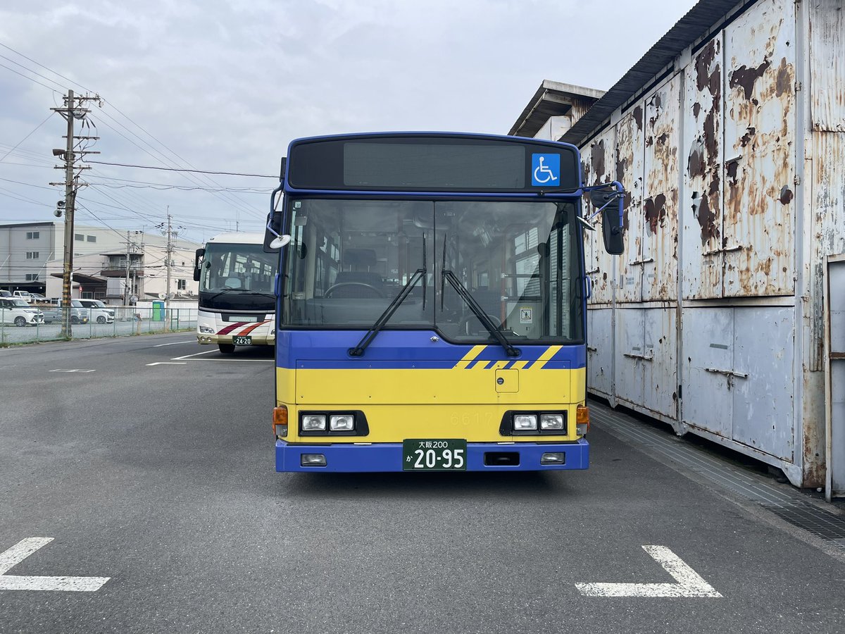日野HR6617号車が引退いたしました💐 横幅は中型車、長さは大型車で