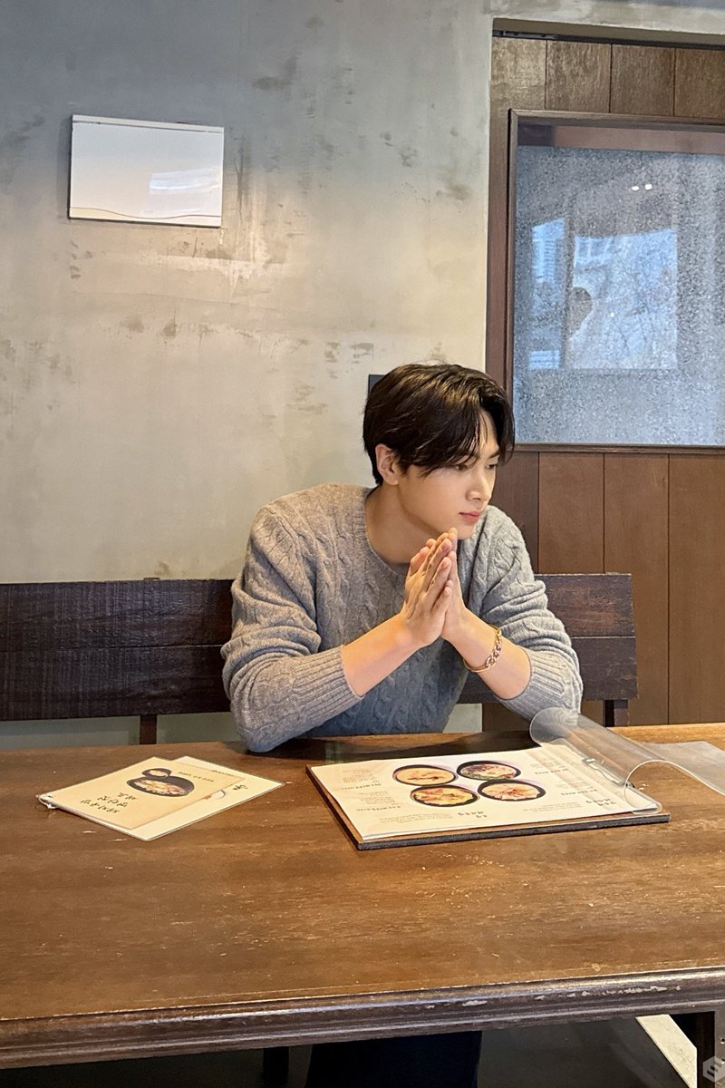 ohgawdjay's tweet image. 100% boyfriend material