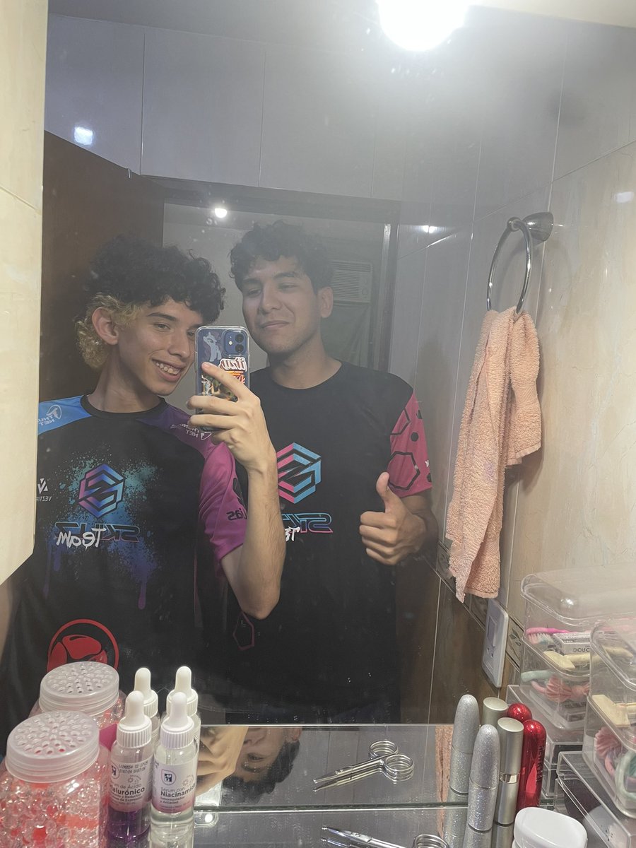 Ganó el más grande y no hablo de mi machete 

<a href="/SkillzTeamVe/">SkillzTeamVe</a>