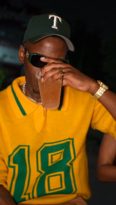 Watch TheSavageeExperience's leaked NSFW photo on TwXstars