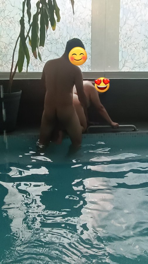 Morning sex in swimming pool