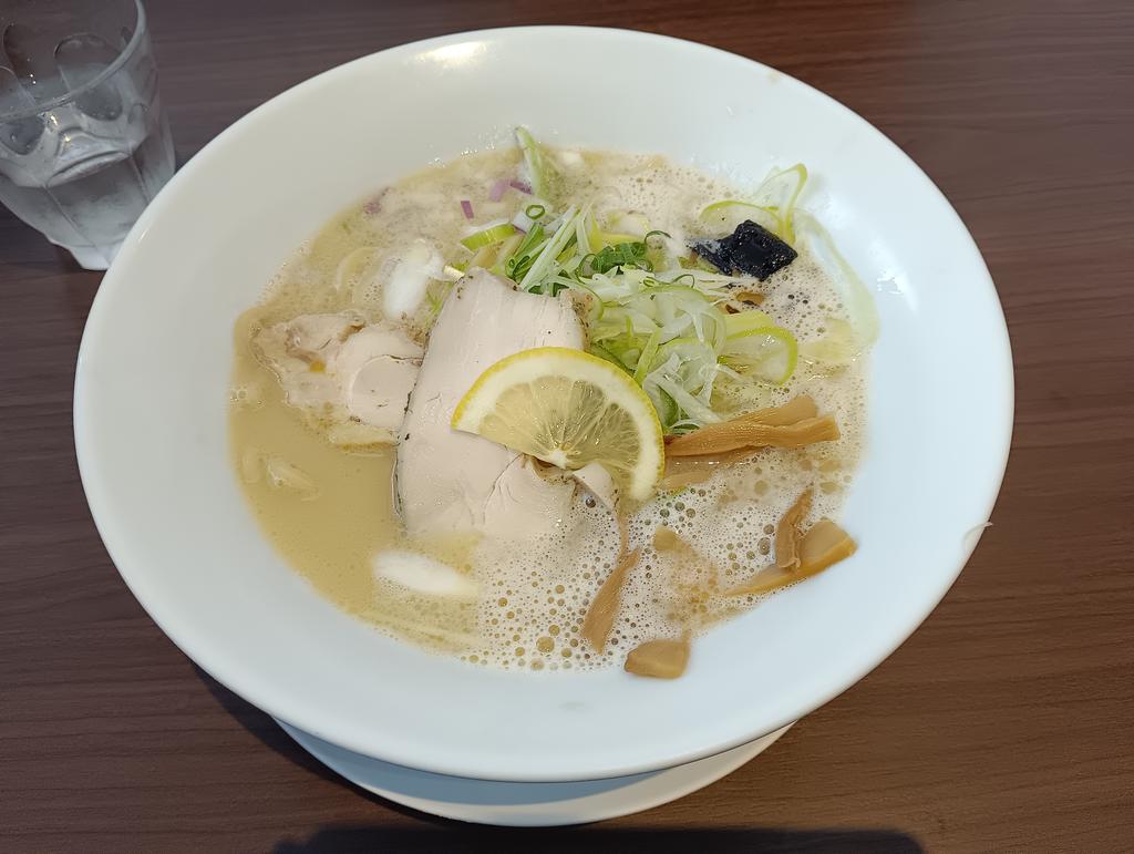 tyanya3011's tweet photo. 久々にラーメン食べました🍜
また来よう(´^ω^｀)ごちそうさま😊

#ようか https://t.co/ssWe6en7cT