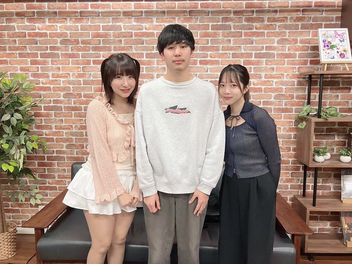 878_radio's tweet photo. ⟬ 本 日 放 送 ⟭
𓏸𓏸以上、𓏸𓏸未満なオンナたち。
第8回目は引き続きおつるちゃんと天宮みすずちゃんがゲストです💚🤍
市川うららFM83.0MHz 22:30〜📡
https://t.co/43edydY6Cf
放送後はYouTubeにアーカイブアップします⬆️⬆️
https://t.co/cLfrp4TQGH… https://t.co/NLgUs7VMvO