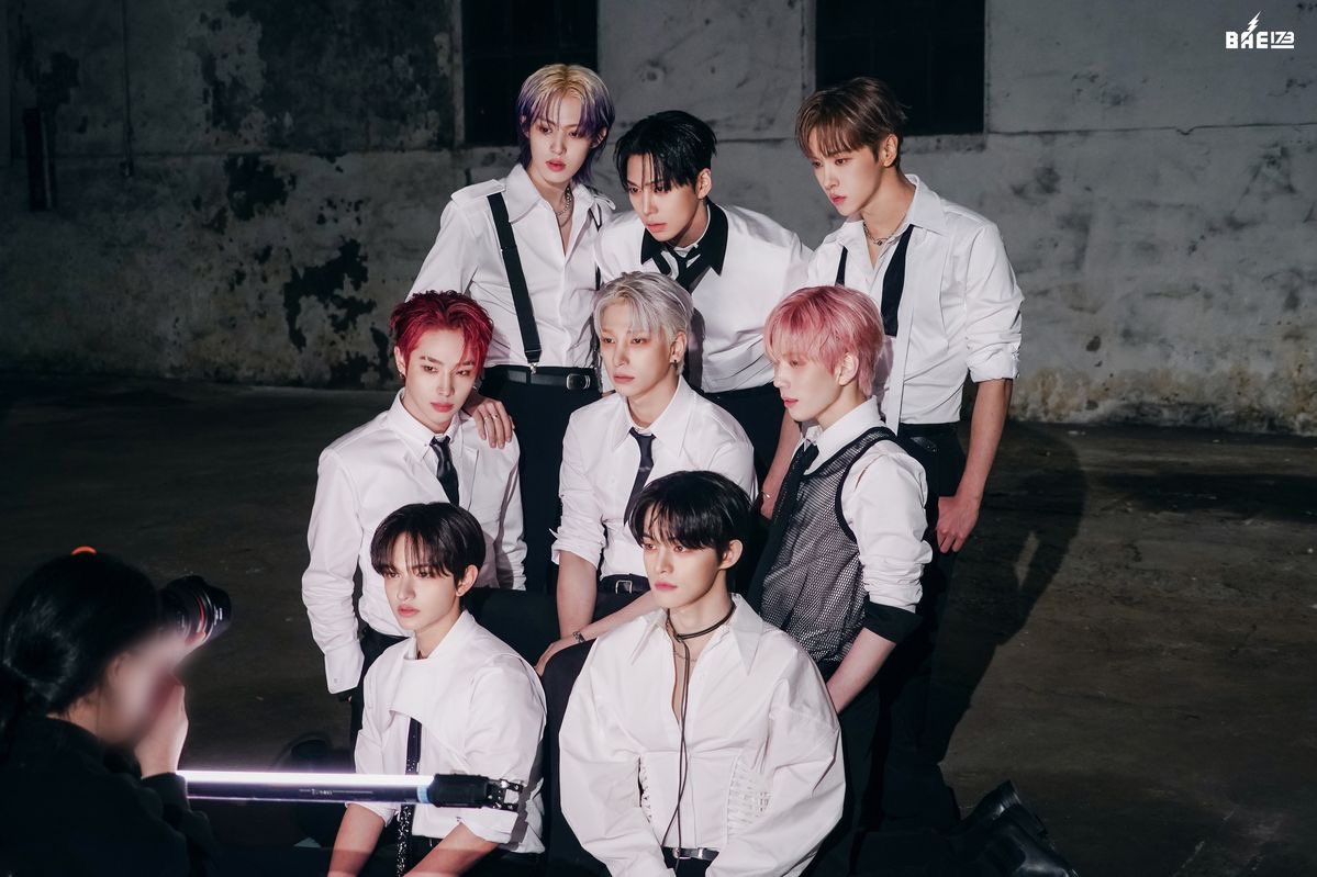 seozclub's tweet photo. ✧. ┊favorite era in terms of styling

fifty fifty era; men in suits always get me, they’re so handsome

#ELSE_LOG https://t.co/xlgtz2zodp