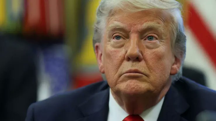 📍Financial Times’ın haberine göre, ABD Başkanı Donald Trump, son haftalarda sektör liderlerinin yoğun lobi faaliyetlerinin ardından otomobil üreticilerini en ağır gümrük tarifelerinden muaf tutmayı planlıyor.