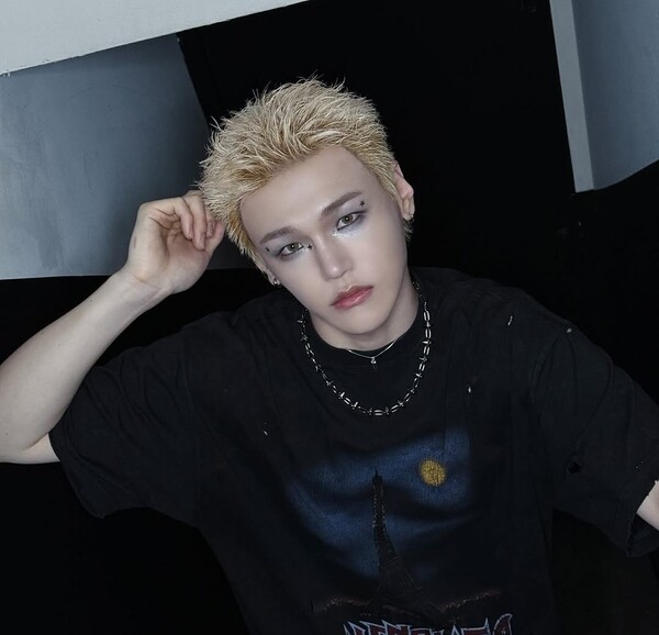 Kpop_Herald's tweet photo. @JUSTB_Official’s #Bain made history as the first boy group member to publicly come out as LGBTQ+ in the traditionally conservative K-pop industry. 🏳️‍🌈
During the Los Angeles stop of Just B’s “Just Odd” world tour, Bain boldly declared his identity on stage. Before performing Lady Gaga’s “Born This Way,” he shouted, “I’m f---ing proud to be a part of the LGBTQ+ community.” He also waved a rainbow flag with pride. 🌈🔥
His powerful moment is already resonating deeply across the global fandom and beyond. Respect and love to Bain for his courage! 💪❤️
#JUSTB #Bain #LGBTQ #BornThisWay #BAINTHISWAY  #Pride #JUSTBinLA