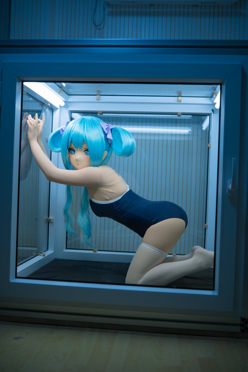 她美得像玻璃柜里的藏品，永远地成为他人观赏的目光中的奴隶

📷&amp;🔧:<a href="/kigersony/">索尼</a>