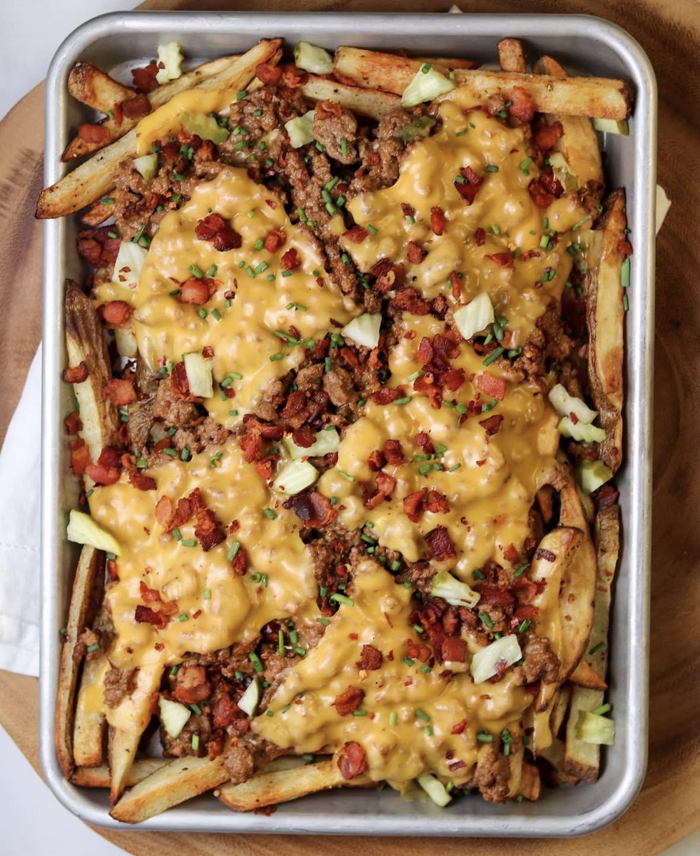 Eat or pass?

Loaded, cheesy, meaty cheeseburger fries 🍟