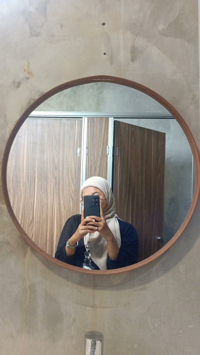 lynafff's tweet photo. Suka banget sama jilbab hari ini ✨ https://t.co/OqAR5sEwHa