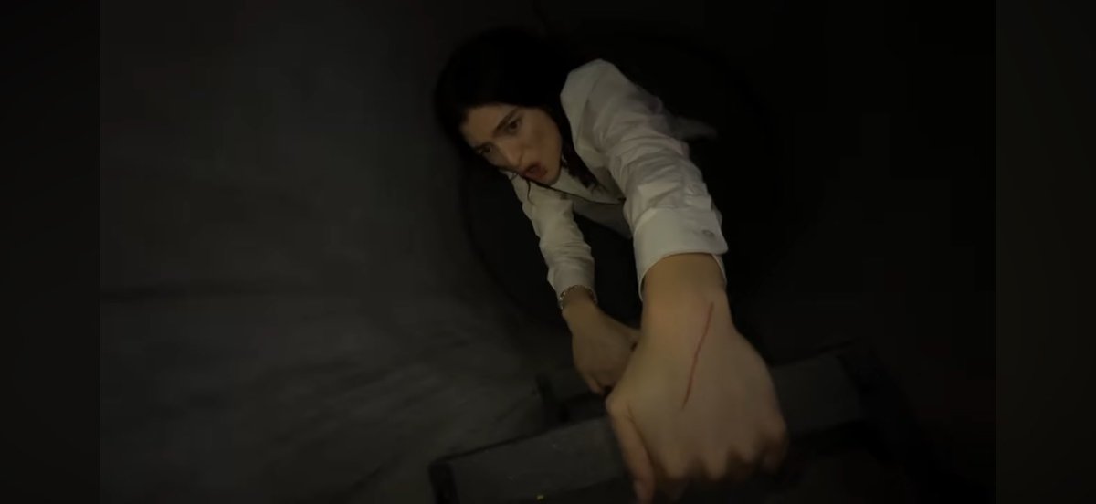 ultragloss's tweet photo. i love this crazy bitch like girl why are you in the nyc sewer system 😭 lorde get out of there!!! https://t.co/7IqXMNQGEK