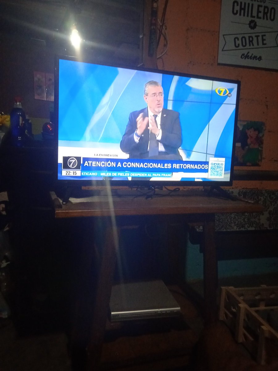 cesarcatalan8's tweet photo. Fantasias con el tío @BArevalodeLeon en @Noti7Guatemala  solo preguntas convenientes le hacen!! Y todavía le cuesta responder jejeje https://t.co/dVqOKjkx3u