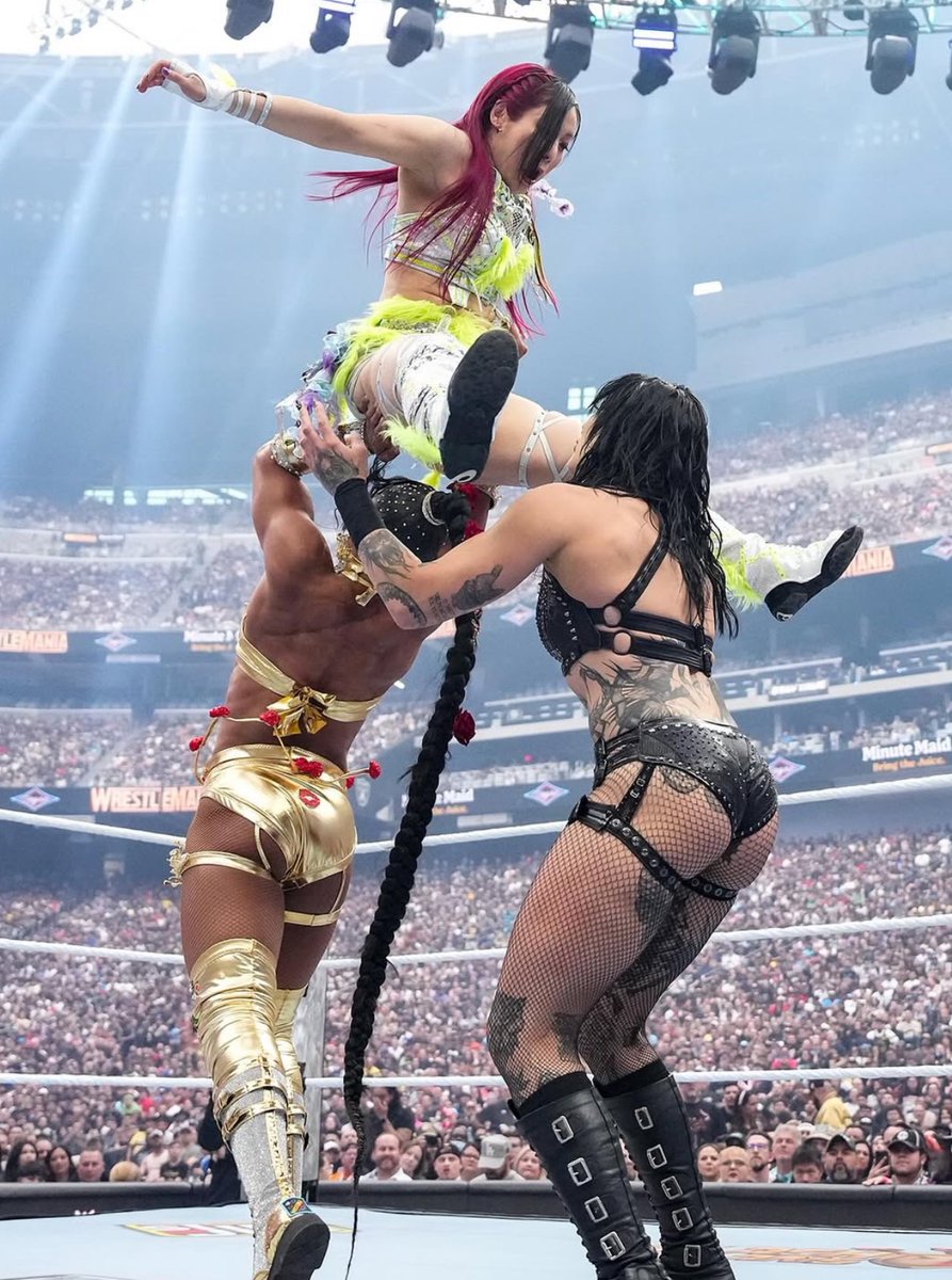 WrestlingWCC's tweet photo. Oba Femi says Iyo Sky vs Rhea Ripley vs Bianca Belair was the best match at Wrestlemania 41 🔥 https://t.co/9ErlWir4O7
