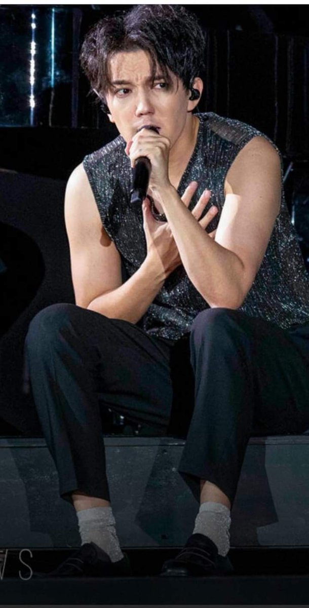 DQ_BEST's tweet image. Además del virtuosismo expresado en las vocalizaciones de Dimash, escalas retorcidas y "saltos" de octava, hay mucho más.
JOIN THE YOUTUBE STREAM 
#TheStoryOfOneSky
DIMASH TOOK OUR HEARTS