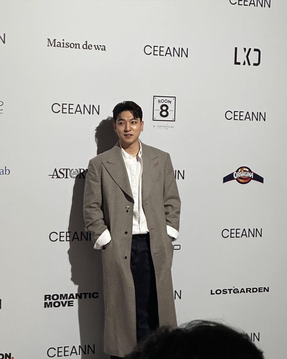 이 사진 초면인데 너무 남자 같아서 좀 낯가리게 된다;;