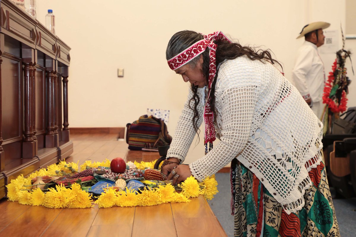 #Comunicado📄
PJEdomex reconoce aporte de mujeres tejedoras indígenas a la sociedad

🔲Ellas compartieron el proceso de elaboración de ropa y tapetes patrimonio cultural y espiritual de generaciones.

Conoce más información ⬇️
pjedomex.gob.mx/vista/noticia/…