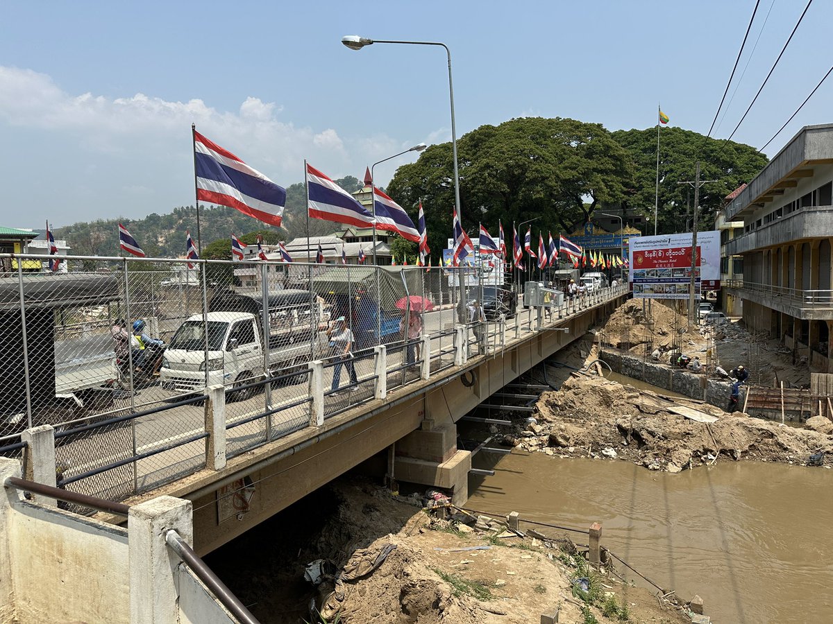 mitany367's tweet photo. タイ（メーサーイ）とミャンマー（タチレク）の国境は外国人通過不可でした🇹🇭🇲🇲

2025年4月現在 https://t.co/JnzIH2C0wQ