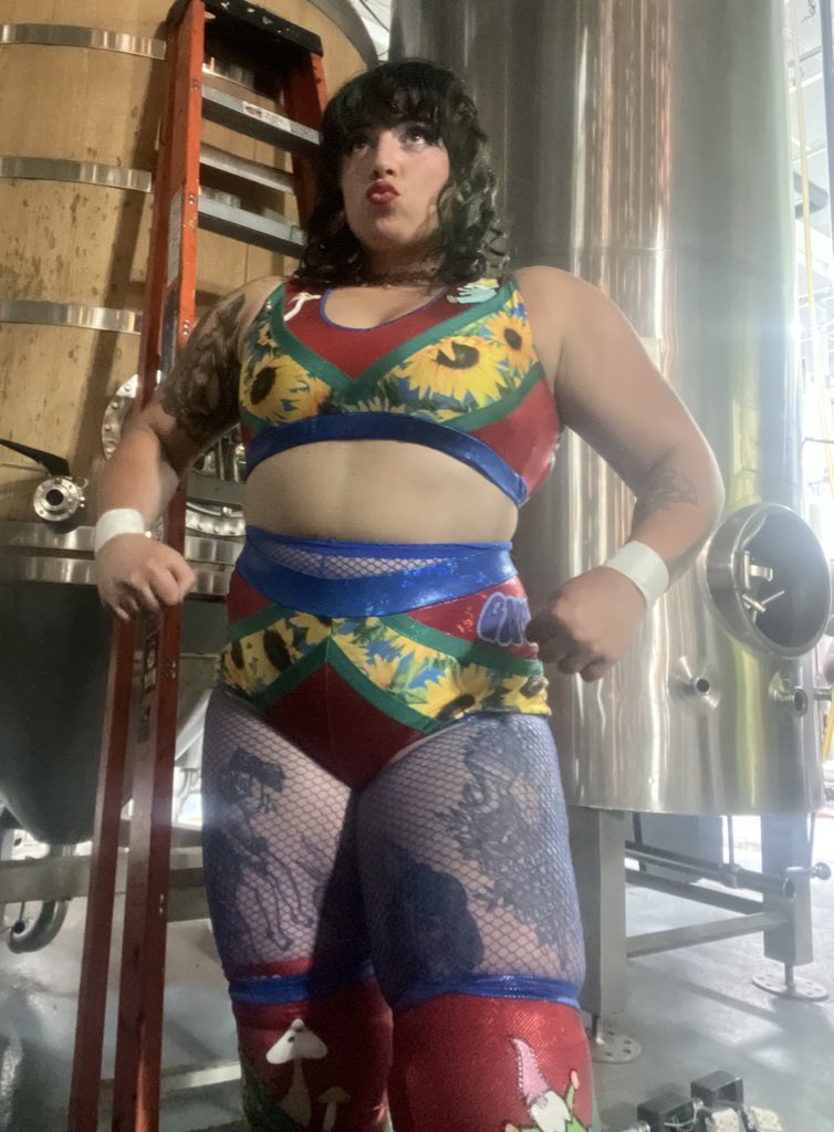 the_gnomie's tweet photo. Had the best time wrestling at my first #WCW5 today @Battleclubpro 💖💪🍄
What a badass show of all women talent🥹 thankful I could be part of it!🎀🤩 https://t.co/enA29Px64b