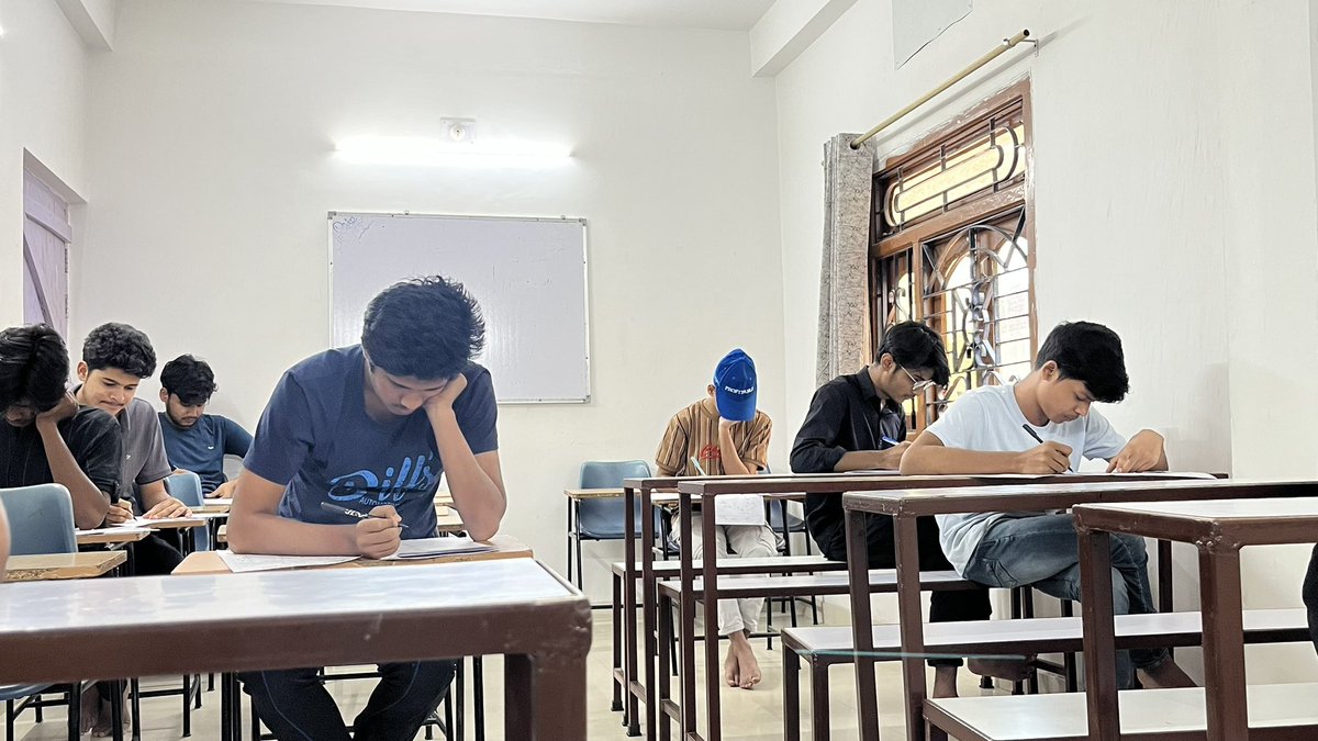 AkbarClasses's tweet image. ✅ 2nd Major Test for AMU Class 11 Entrance successfully conducted at AKBAR CLASSES!
These hardworking students are moving closer to their goal — one test at a time.
⏳ Final exam on 27th April — almost there!
Let’s keep cheering for their success!
#AMU2025 #AKBARCLASSES