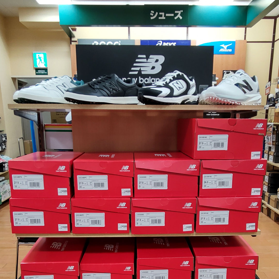 OSCGolfWorld's tweet photo. ニューバランスゴルフのシューズ、新商品が多数入荷しました!!メンズとレディース共に新しいモデルがございます!!👏
🏒ODYSSEY トライビームパター、🏌️‍♀️タイトリスト2025年モデルPRO V1シリーズボール等
店頭のみの特価品です。
⛳是非、お近くのゴルフワールドへお立ち寄りください。 https://t.co/chGDodHR79