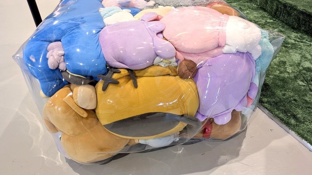 万博　ペルー　ピンバッチ　ぬいぐるみ　3点セット 万博 ペルー ピンバッチ ぬいぐるみ マグネットピン 3点セット ペルー