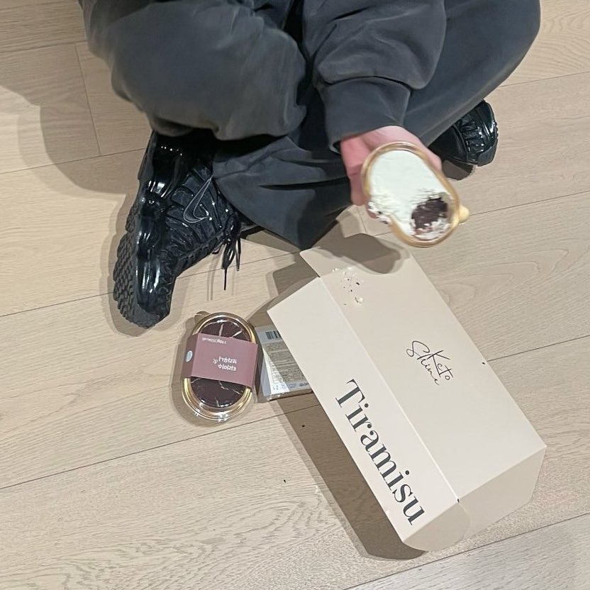 kimleeplay's tweet photo. ทุกคน เงียบ https://t.co/pDUC7SoxI7
