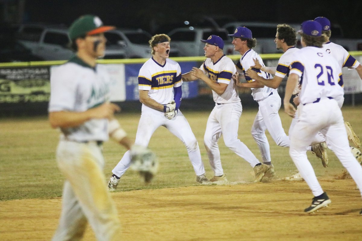 LCR_Sports's tweet photo. Nolan Slaymaker smoked a double to left field in the bottom of the eighth to score Ayden Phillips from first base, lifting Columbia to a come-from-behind 2-1 win over Mosley in Game 1 of the Region 1-5A quarterfinals Wednesday night.

@ByJordanKroeger: https://t.co/76FHzBBotA https://t.co/kSiUtTkew4