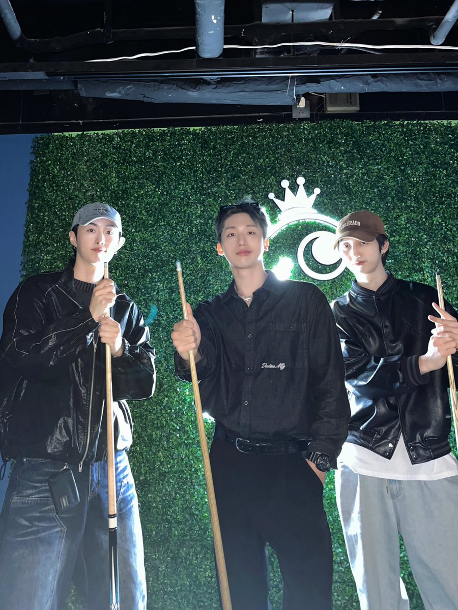 MontOfficial's tweet photo. [📷] 

#Qingdao
칭다오 무인당구장에서 포켓볼🎱
두구두구 우승은 누구?
정답은 브이로그에서 공개합니다~!

#몬트 #MONT #나라찬 #NARACHAN
#빛새온 #BITSAEON #로다 #RODA https://t.co/bzZ5Slw9bH
